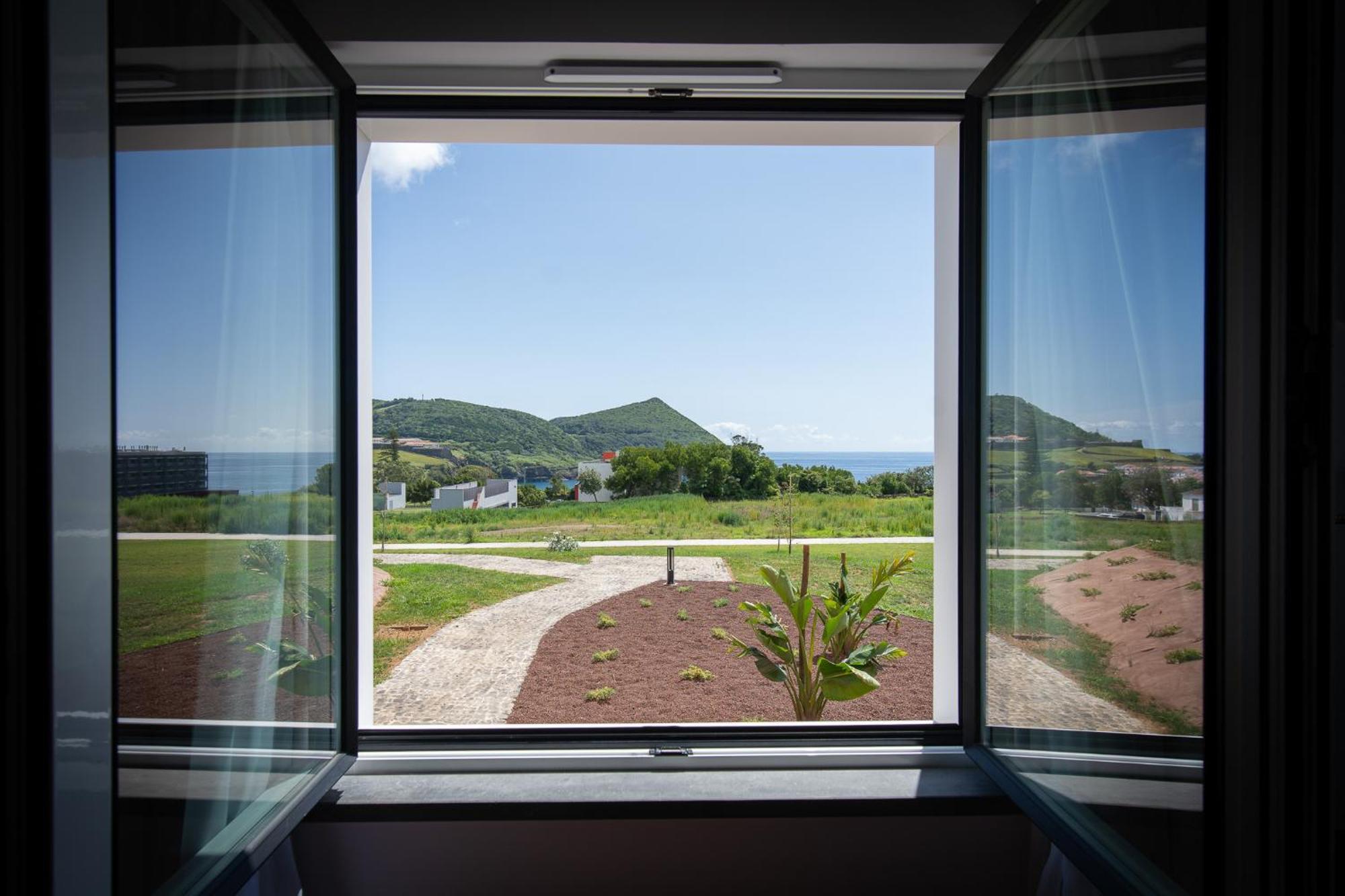 Quarto Individual com Vista Mar