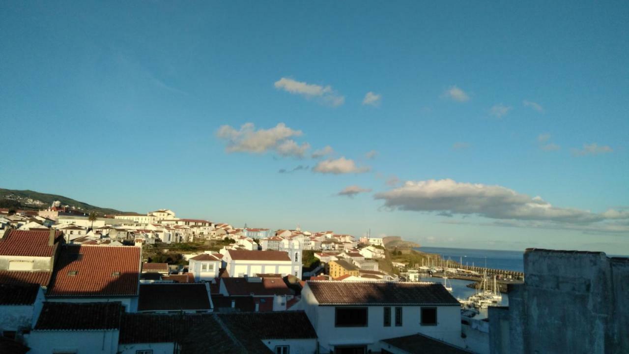Quarto Triplo com Casa de Banho Privativa